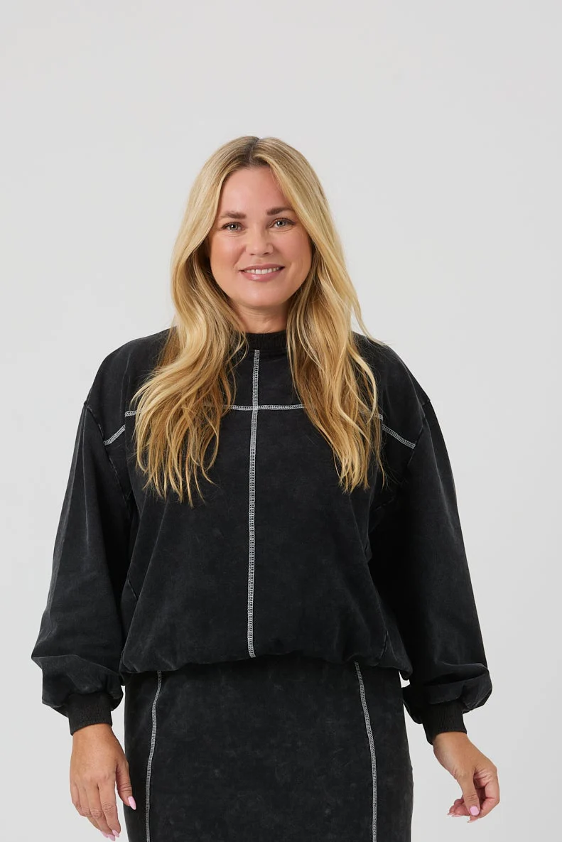 Ari Sweatshirt - Image 4