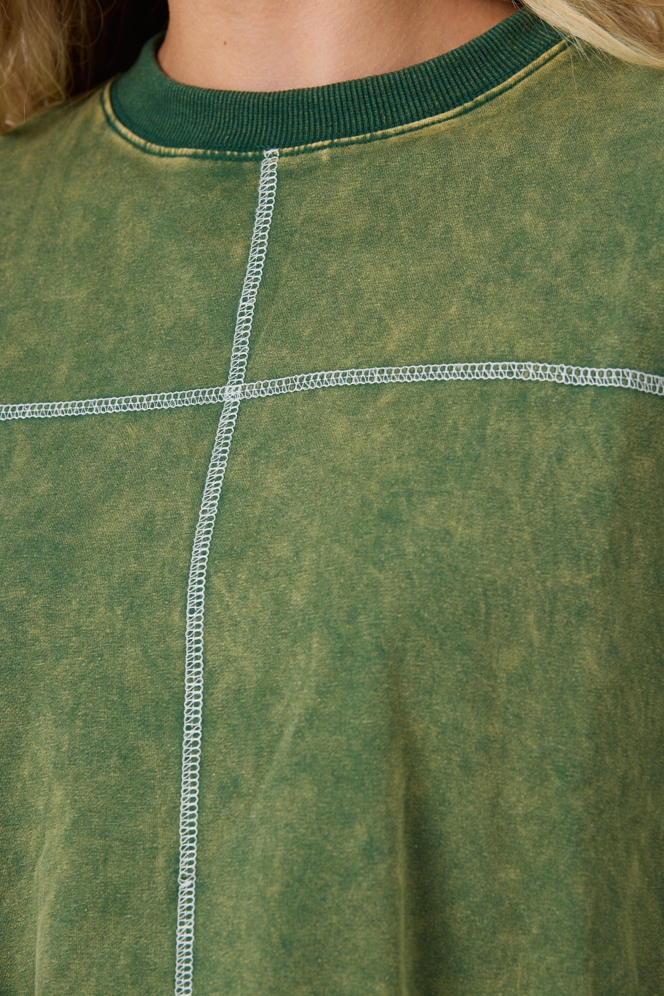 Ari Sweatshirt - Image 7