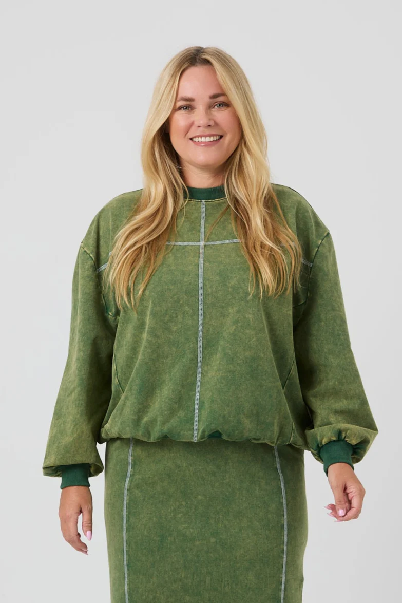 Ari Sweatshirt - Image 8